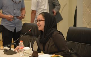 Picu Kegaduhan di Medsos, Eks Asisten Stafsus Presiden Yasmin Nur Minta Maaf - JPNN.com