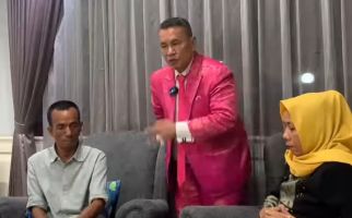 Ayah Korban Pembunuhan Disertai Pemerkosaan di Palembang Temui Hotman Paris, Minta Bantuan Hukum - JPNN.com