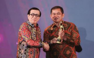 KSAD Jenderal TNI Maruli Simanjuntak Meraih Nawacita Award 2024 - JPNN.com