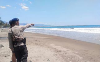 Tim SAR Gabungan Melanjutkan Pencarian Pelajar Tenggelam di Pantai Cipatuguran - JPNN.com