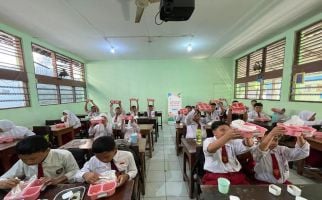 Kitabisa & Laznas Salam Setara Berikan Sarapan Sehat Kepada Siswa SD di Jabodetabek - JPNN.com