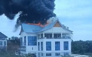 Gedung Lipat Kijang di Pekanbaru Kebakaran, Begini Penampakannya - JPNN.com