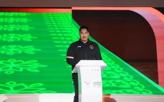 Alasan Menpora Dito Pakai Jersey Olimpiade di Penutupan PON XXI Aceh-Sumut 2024, Ternyata - JPNN.com