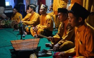 Festival Biduk Sayak Lestarikan Tradisi Kesenian Tertua dalam Pernikahan di Sarolangun - JPNN.com