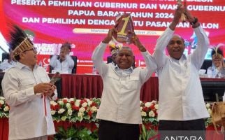 Tetap Diundi, Kotak Kosong Pada Pilkada Papua Barat Nomor Urut 2 - JPNN.com