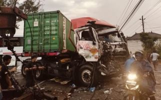 Begini Kronologi Kecelakaan Maut Bus Vs Truk di Pantura Pati - JPNN.com