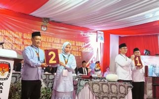 2 Paslon Bupati Serang di Pilkada 2024 Lakukan Pengundian Nomor Urut, Ini Hasilnya - JPNN.com