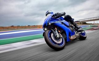 Superbike Yamaha YZF-R1 dan R1M 2025 Hadir dengan Serangkaian Peningkatan - JPNN.com