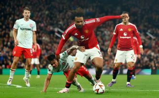 FC Twente Tahan Imbang Manchester United, Momen Bersejarah Mees Hilgers - JPNN.com