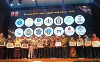 Menteri Airlangga Hartarto Terima Penghargaan Minister Lifetime Achievement Awards - JPNN.com