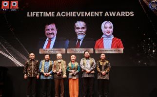 Nicke Widyawati Raih Lifetime Achievement Atas Kontribusinya Majukan Industri Dalam Negeri - JPNN.com