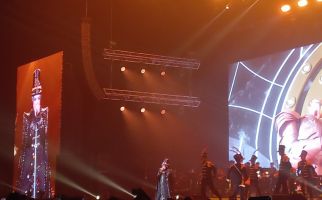 Memukau, Melly Goeslaw Buka Konsernya dengan Lagu 'Tak Tahan Lagi' - JPNN.com