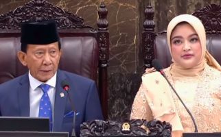 Anggota DPR Terpilih Dilantik, Legislator Termuda-Tertua Memimpin Sidang  - JPNN.com