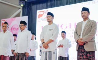 Hadiri Maulid Nabi Muhammad di Madiun, Kaesang Bagikan Tiket Umrah - JPNN.com