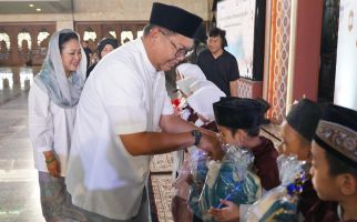 Rayakan HUT ke-26, Bank Mandiri Bagikan Santunan Pendidikan ke 2.600 Anak Yatim Piatu - JPNN.com