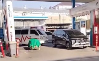 Viral, Ambulans Jenazah di SPBU Semarang Tak Boleh Isi Solar, Keranda Diturunkan - JPNN.com