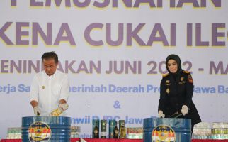 Bea Cukai dan Satpol PP Jabar Musnahkan BKC Ilegal Senilai Rp 10,7 Miliar - JPNN.com