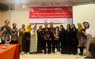 Yayasan Bakti Barito dan STiR Education Berdayakan Guru-Guru SD  - JPNN.com