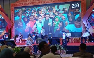 Debat Perdana Pilkada Palembang 2024: Tiga Paslon Sampaikan Visi Misi - JPNN.com