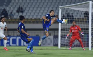 Persib vs Lion City Sailors FC: Gol Tyronne Del Pino Hanya Berbuah Satu Poin - JPNN.com