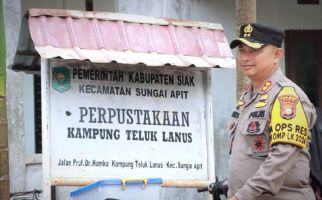 Datangi Kampung Terpencil yang Ada 3 TPS, AKBP Asep: Kami Ingin Pilkada Aman sampai Pelosok - JPNN.com