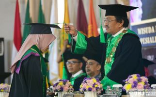 UMJ Luluskan 1.572 Mahasiswa, Rektor Ma'mun Ungkap Pertemuan Mendikdasmen & Presiden Prabowo - JPNN.com