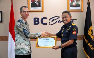 Selamat, Kanwil Bea Cukai Banten Raih Penghargaan dari PT Lotte Chemical Indonesia - JPNN.com