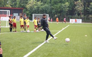 Buka Mandiri Media Cup 2024, Indra Sjafri Beri Coaching Clinic ke Pemain & Pelatih Muda - JPNN.com