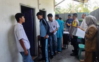 Cegah Pelajar Terlibat Narkoba, Polres Indragiri Hulu Gelar Tes Urine Mendadak di Sekolah - JPNN.com