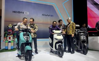 IMOS 2024, AHM Pajang Motor Listrik Honda ICON e dan CUV e - JPNN.com