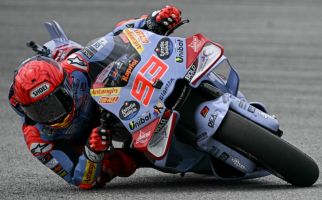 Practice MotoGP Malaysia: Martin Jatuh, Marquez Nyaris Masuk Neraka - JPNN.com