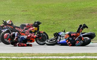 Bendera Merah Berkibar! Ada Kecelakaan Besar, Race MotoGP Malaysia Disetop - JPNN.com