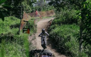 76 Indonesian Downhill 2024: Puncak Perebutan Juara Umum di Klemuk Bike Park Batu - JPNN.com