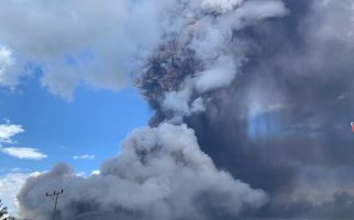 Gunung Lewotobi Laki-Laki Erupsi Setinggi 5.000 Meter  - JPNN.com