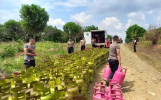 Lokasi Produksi Gas Elpiji Oplosan di Indramayu Digerebek, 5 Orang Ditangkap - JPNN.com