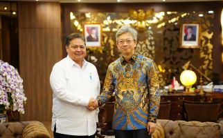 Menko Airlangga Terima Kunjungan Dubes Tiongkok, Bahas Program 'Two Countries Twin Parks' - JPNN.com