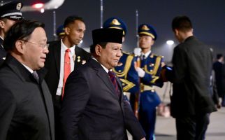 Seskab Teddy & Menlu Sugiono Dampingi Presiden Kunjungan ke Lima Negara - JPNN.com