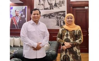 Sowan ke Istana, Khofifah Undang Prabowo Hadiri Kongres PP Muslimat NU - JPNN.com