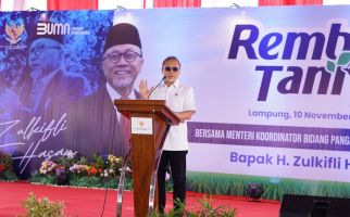 Menko Pangan Zulhas Sidak di Lampung, Petani dan Kios: Pupuk Melimpah, Alhamdulillah - JPNN.com