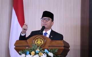 Sampaikan Orasi Ilmiah di Untirta, Mendes PDT Minta Sarjana Balik ke Desa - JPNN.com