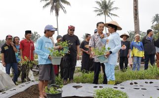 Petani Temanggung Mantap Dukung Agus Nadia: Programnya Paling Kongkret - JPNN.com