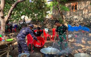 TNI AL Gelar Bakti Sosial untuk Korban Terdampak Erupsi Gunung Lebotobi Laki-laki di Flores Timur - JPNN.com