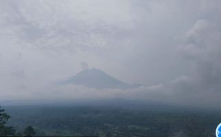 Gunung Semeru Erupsi Lagi, Tinggi Letusan 600 Meter - JPNN.com