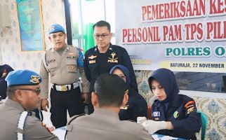 Patut Ditiru, Ratusan Polisi yang Awasi TPS Jalani Pemeriksaan Kesehatan - JPNN.com