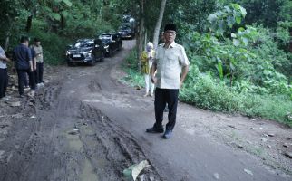 Kunjungi Desa Tertinggal di Serang, Mendes PDT Yandri Susanto Mengaku Miris - JPNN.com