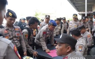 Heboh Insiden Carok Pendukung Cabup, Brimob Hingga Marinir Dikerahkan ke Sampang - JPNN.com