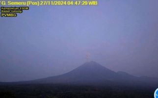 Gunung Semeru Erupsi 3 Kali, Tinggi Letusan hingga 1.000 Meter - JPNN.com