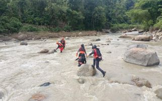 Pelajar SMK di Lahat Hanyut, Tim SAR Bergerak Melakukan Pencarian - JPNN.com