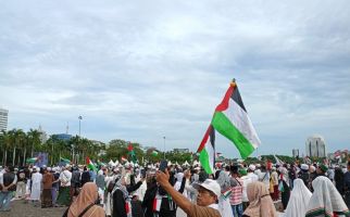 Lihat Itu Massa Reuni Akbar PA 212 yang Beraksi Hari Ini, Mars FPI Menggema di Monas - JPNN.com