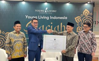 Raih Sertifikat, Young Living Indonesia Jalankan Bisnis MLM Syariah - JPNN.com